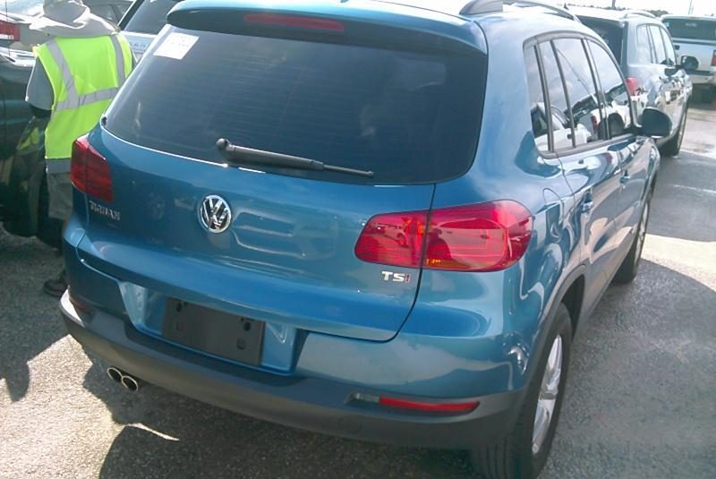 2017 Volkswagen TIGUAN FWD S