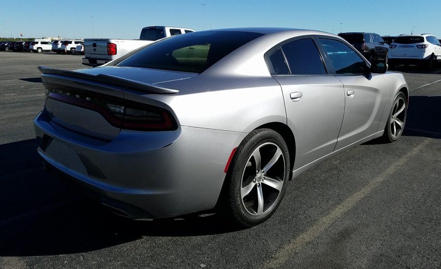 2017 Dodge CHARGER 4X2 V6 SE