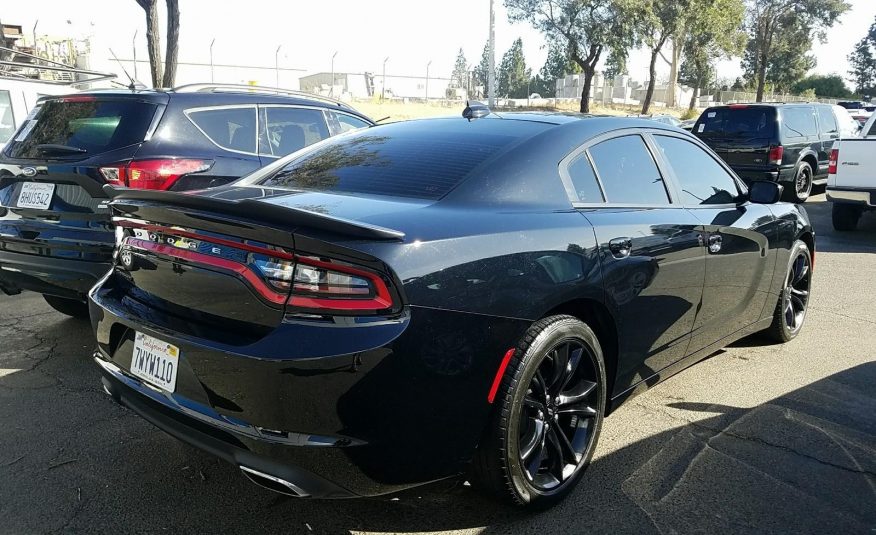 2017 Dodge CHARGER 4X2 V6 SXT